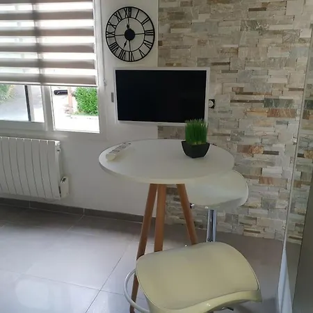 Charmant Studio Proche Bord De Mer